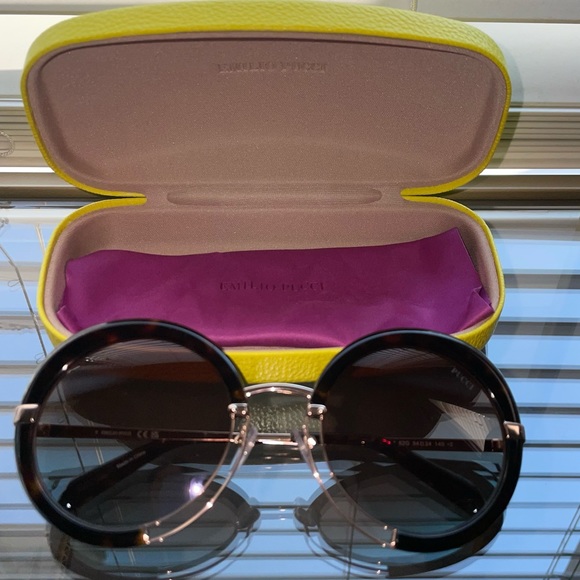 Emilio Pucci Sunglasses - Picture 3 of 16